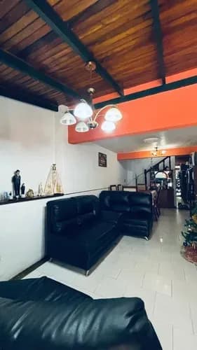Townhouse En El Conjunto Residencial Los Pinos, Las Rosas, Guatire.
