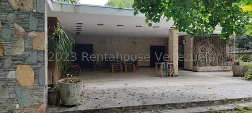 Lote De Terreno En Venta En Los Chorros 6.570mts2