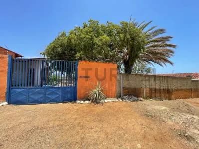 Casa estilo Chana con 4 town house anexos, La Guardia, Isla de Margarita