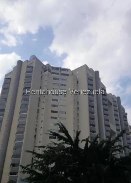 Apartamento (1 Nivel) en Alquiler en Los Dos Caminos, Distrito Metropolitano