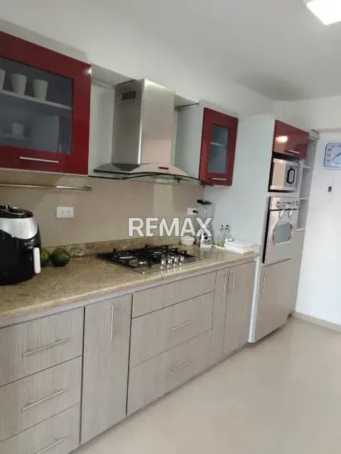 EN VENTA APARTAMENTO EN RESIDENCIAS EL ROBLE, AV LARA, BARQUISIMETO