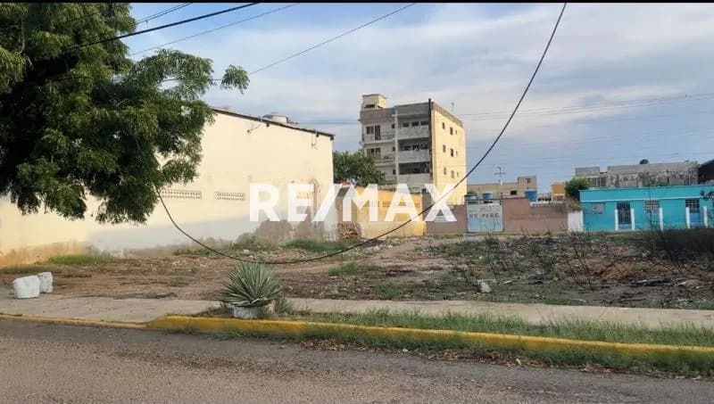 EN VENTA TERRENO EN CENTRO DE PUNTO FIJO