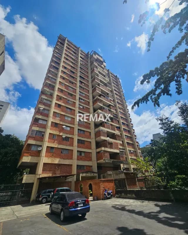 Apartamento en Venta en La Florida - 3H-2B-1PE