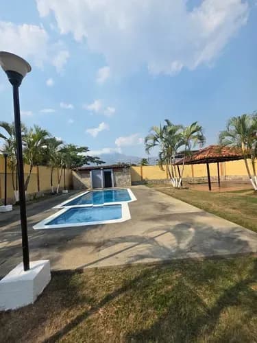 Casa De Oportunidad En Venta San Diego Residencia Las Trianas En El Pueblo* Consta 75 Metros De Construcción 219 Metros De Terreno 4 Habitaciones 3 Baños 3 Puesto E. An