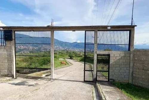 Jr Venta De Parcela En Tucape, Con Avance De Construcción, Urb Privada Con Portón Eléctrico Para El Acceso, Urbanismo En Desarrollo, Puede Construir Su Casa A Su Gusto Como La Desee!! Contáctame