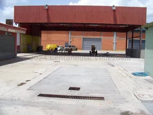 Se Ofrece En Alquiler Prodcutivo Local Terreno Ubicado En El Ingenio Guatire