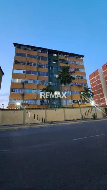 EN ALQUILER CÓMODO APARTAMENTO UBICADO EN EL CONJUNTO RESIDENCIAL TUCAN TURPIAL-SECTOR PASCAL PUERTO LA CRUZ