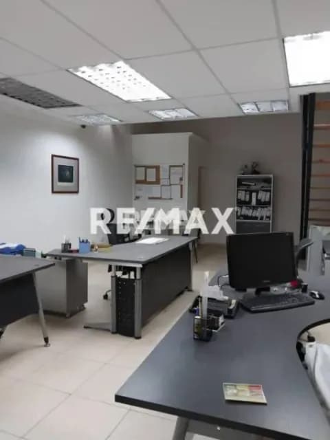 EN VENTA LOCAL COMERCIAL UBICADO EN EL C.C VIRGEN DEL VALLE, AV PRINCIPAL DE TIPURO. MATURÍN-MONAGAS