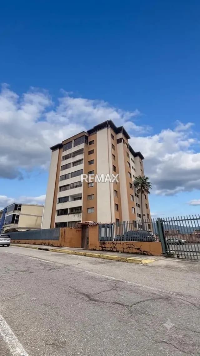 En VENApartamento Ideal para Flipping Conjunto Residencial Isamar Av. Ferrero Tamayo