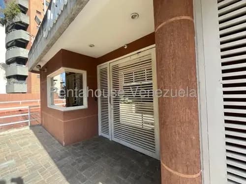 En Alquiler: Confortable Y Elegante Apartamento Semi-amoblado De 95 M2 - Bello Monte | At 26-20838