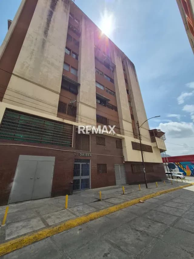 SE VENDE APARTAMENTO EN EXCELENTE UBICACIÓN DE LA PARROQUIA SAN JOSE EDIFICIO DAIBER PISO 7 ETIQUETA VERDE