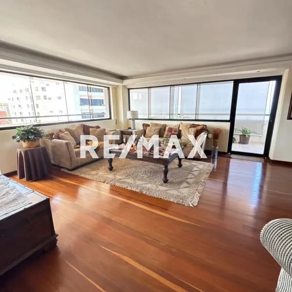 Bello y comodo apartamento en Lecheria