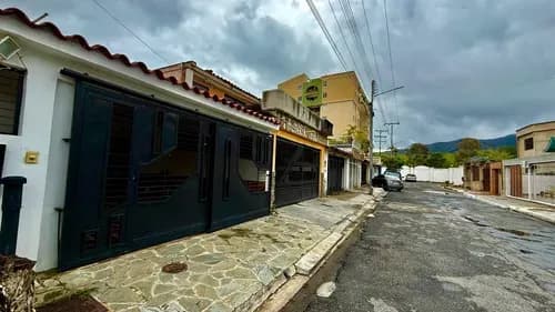 Yasmin Roa Vende Propiedad En Quintas Del Norte, Naguanagua Cod 327381