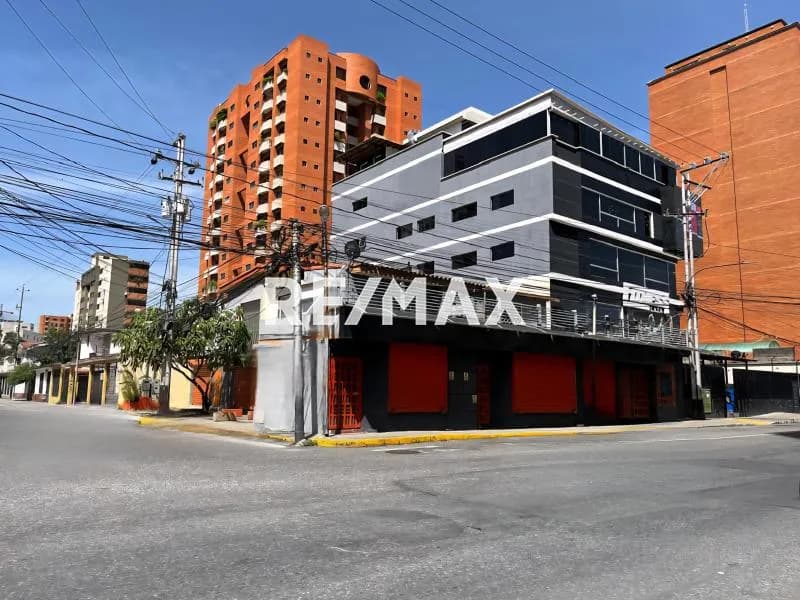 Centro Comercial en Venta Urbanizacion Santa Elena Zona Este - Barquisimeto