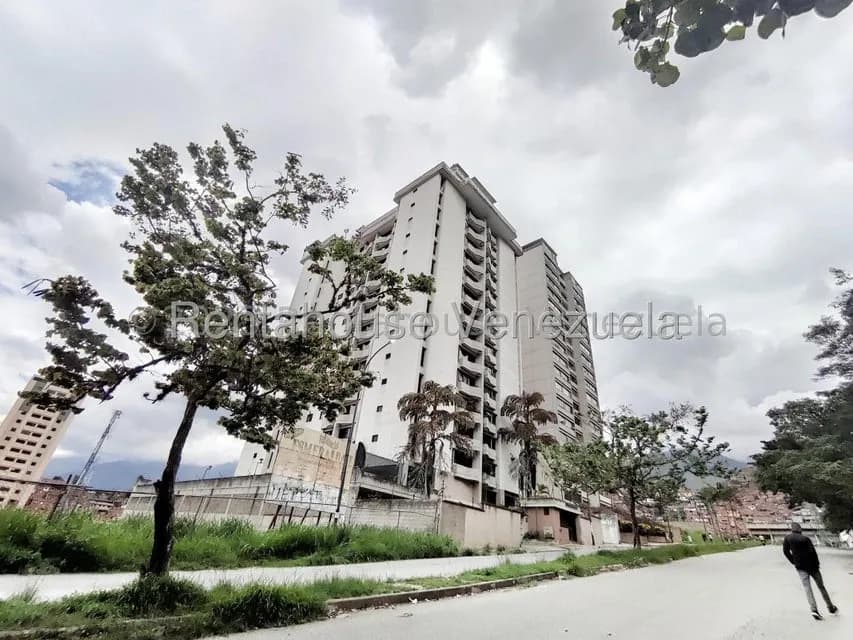 Apartamento (Duplex) en Venta en Lomas del Avila, Distrito Metropolitano