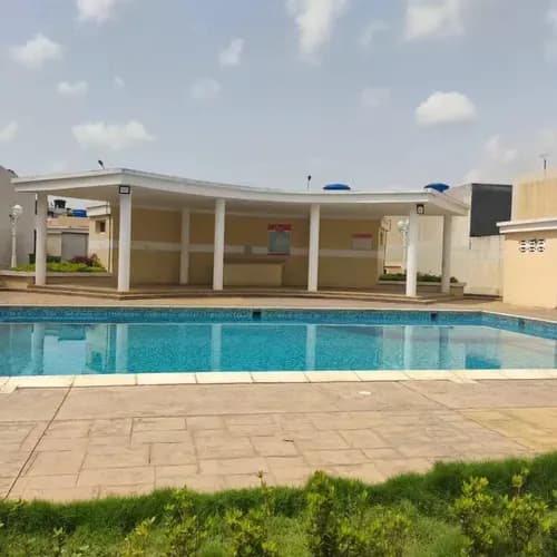 En Alquiler Townhouse En Ciudad Real (disponible)