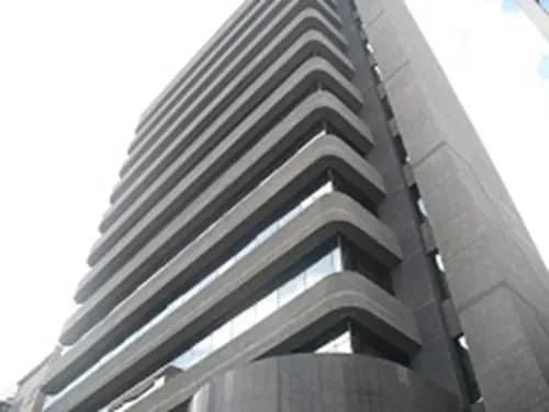 Se Alquila Comoda Oficina De 50 Metros En Los Dos Caminos Torre Corporativa