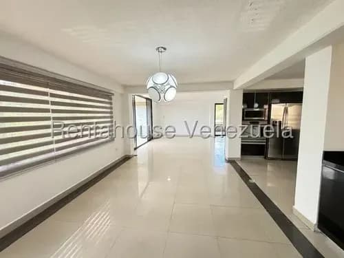 Daniela Linarez Vende Imponente Casa De 3 Niveles Con Cocina Amoblada En Silestone, Aire Integral 5 Toneladas, 6 Habitaciones, Apartamento Tipo Estudio, Planta Eléctrica, El Pedregal Barquisimeto