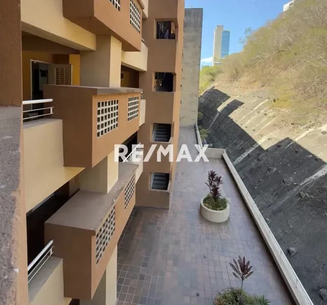 Apartamento Semi Amoblado- Alquiler