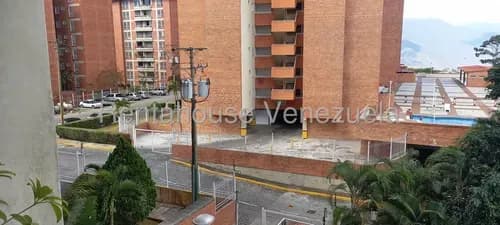 Espectacular Apartamento En Miravila. Carmen Medina #26-15551
