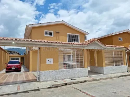 Casa Amplia Y De Lujo En Venta En San Homero La Victoria Aragua 26-4918 Irrr