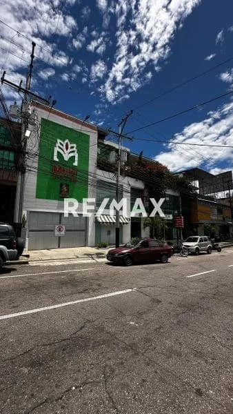 EN ALQUILER LOCAL N°13 UBICADO EN CC MULTIPLAZA BARRIO OBRERO