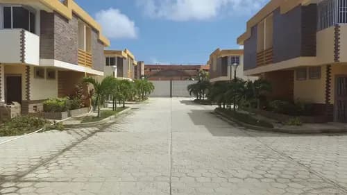 Town House Vacacional En Tucacas En En Obra Blanca. Pl