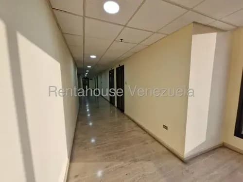 Alquiler De Oficina De 61 Mts2 En Torre Sindoni #26-14932