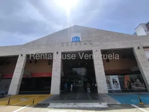 Se Vende Local Comercial En Las Quintas - Naguanagua Carabobo (inm 26-16247) Ideal Para Tu Negocio Soñado, Techos Altos, Estanterías, Mezzanina Con Área De Oficina Y Deposito. (solo Clientes)