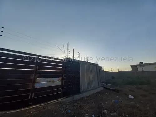 Terreno En Venta Cerca Del Paredon, Av. Independencia # 26-11096