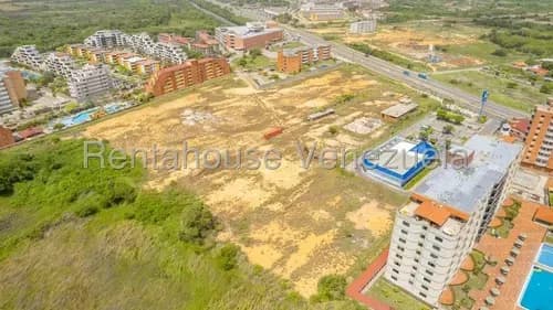 Nb Terreno En Venta En Higuerote Totalmente Plano En Avenida Principal 26-19483