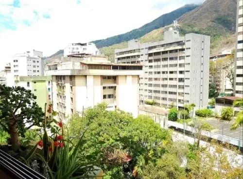 Apartamento Alquiler, Amoblado, Impecable, 3 Habitaciones, 2 Baños, 2 Puestos.