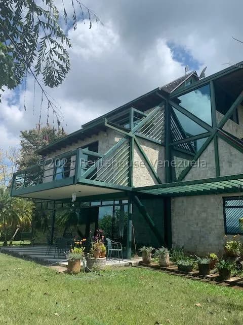 Casa (Multipes Niveles) en Venta en Caicaguana, Distrito Metropolitano