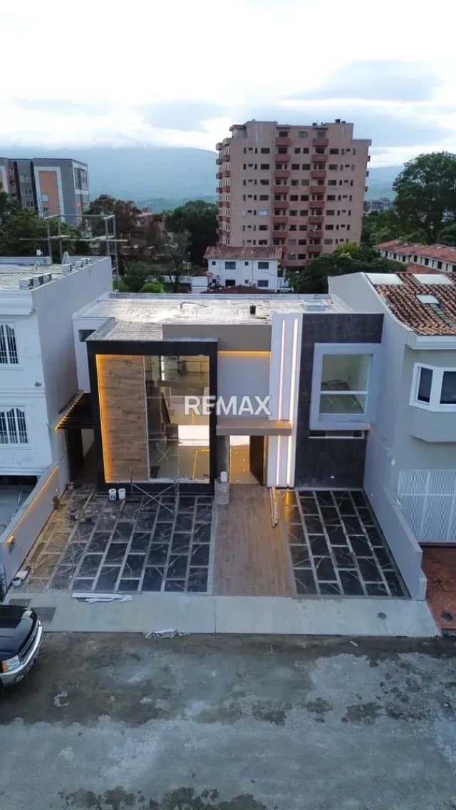 Quinta de lujo urb villa franca Proyecto en ejecución Av Las delicias, San Cristóbal