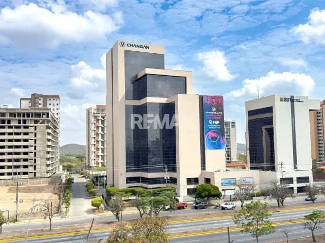 En Alquiler Oficina ubicada en la Torre Financiera, Barquisimeto.