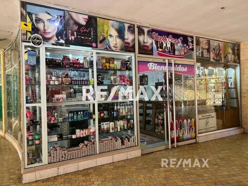 EN VENTA LOCAL COMERCIAL, AV. 4 DE MAYO, CC JUMBO, ISLA DE MARGARITA.
