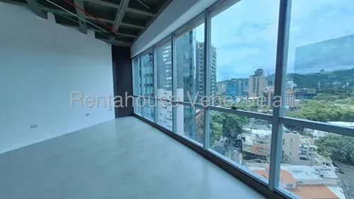 Oficina En Alquiler En Las Mercedes Con Grandes Ventanales Y Recepción Cda 26-21587 Yf