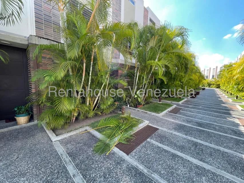 Casa (Multipes Niveles) en Alquiler en Colinas del Viento, Lara