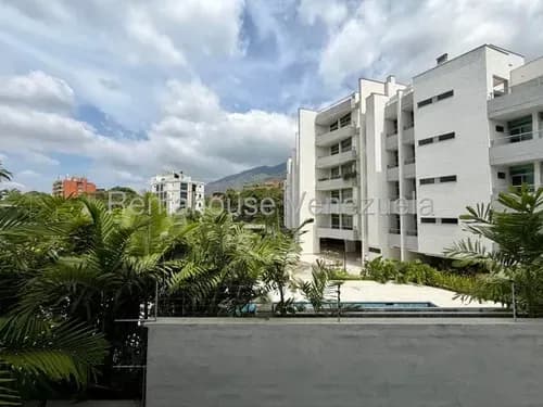 Apartamento En Venta, Es Una Declaración De Estilo. Totalmente Remodelado Ubicado En La Castellana Mls #26-16448