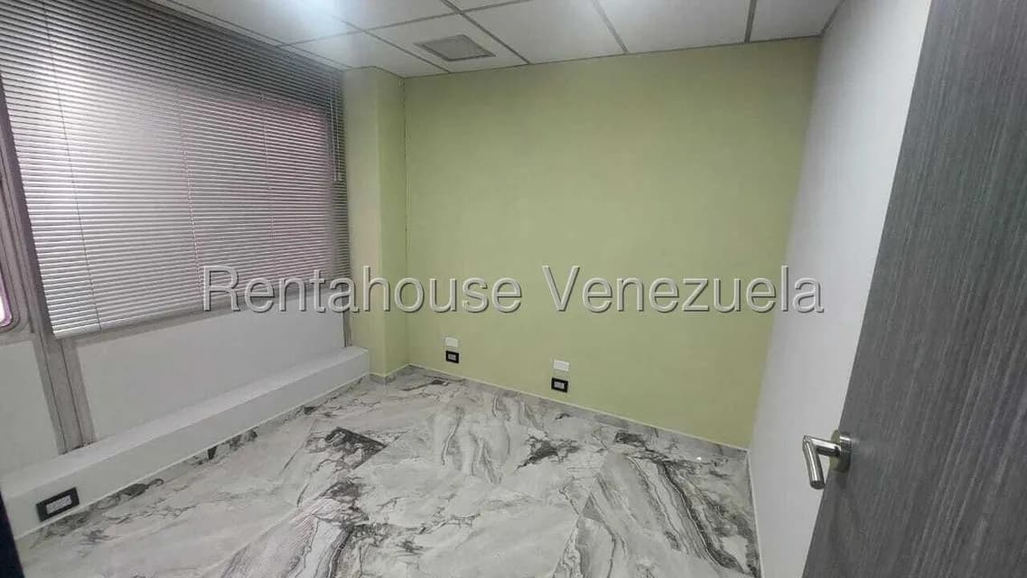 Comercial (Local Comercial) en Alquiler en Parroquia Santa Teresa, Distrito Metropolitano