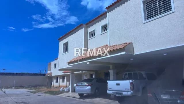 Casa en gris en venta en Villa Andrea