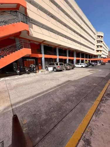 Cubículos En Alquiler C.c. Bayona Naguanagua ( Al Lado De La Torre Anexa Del Hospital Metropolitano Del Norte) - Cada Cubículo Mide 12 M2 Baño Interno (jct)