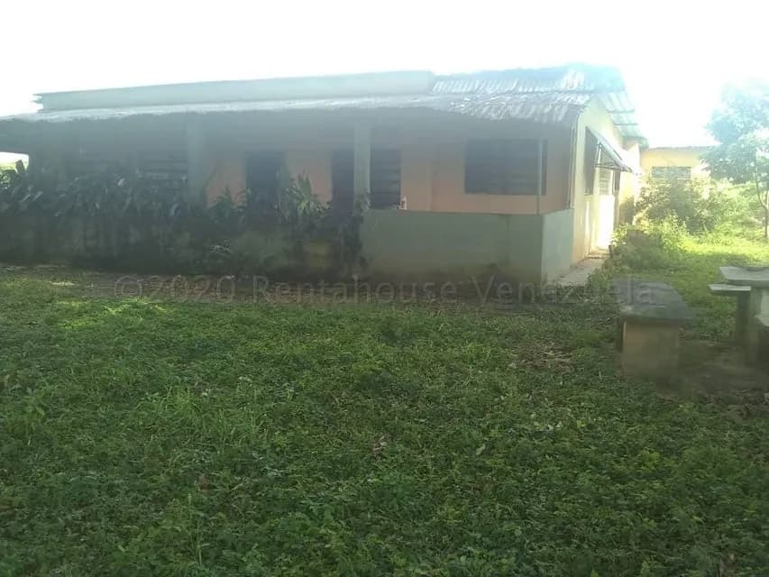 Terreno (Comercial) en Venta en Centro, Portuguesa
