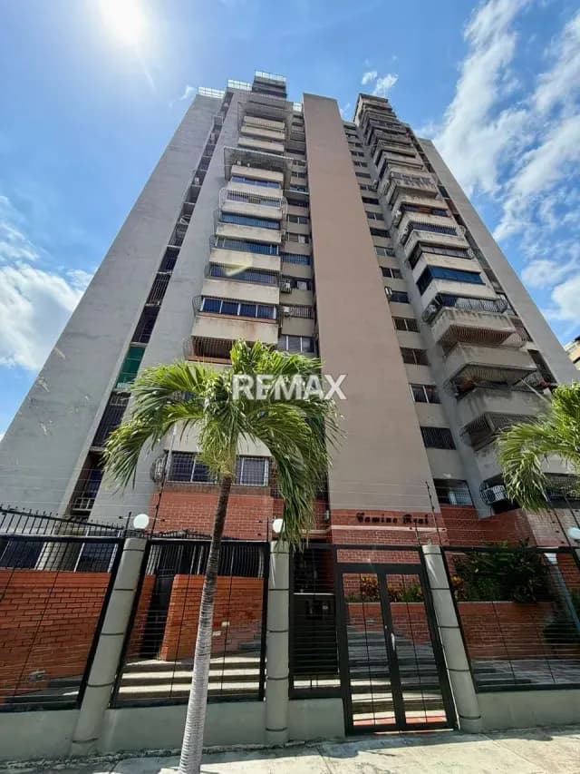 En Venta Estupendo Apartamento En La Urbanización Andres Bello.