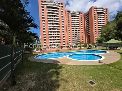Apartamento Remodelado En Venta, Urb. Los Chaguaramos