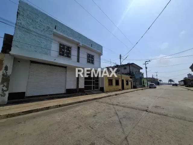 EN VENTA CASA CON POTENCIAL COMERCIAL, LOCAL, AREA PARA 4 APATAMENTOS Y TERRRAZA CON VISTA EN CHICHIRIVICHE