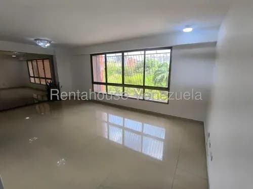 Ammp Amplio E Iluminado Apartamento En Venta. Av Bolivar Norte Valencia