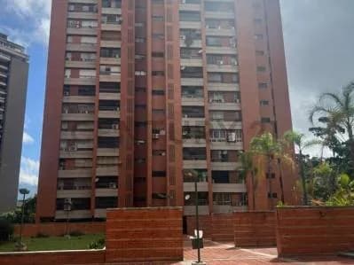 En Venta Lindo Apartamento en Res. Parque Prado. Prados del Este (Negociable)