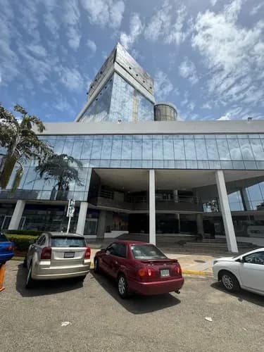 Atlantis Brsca Ofrece En Venta Local Comercial En El Caroni Plaza