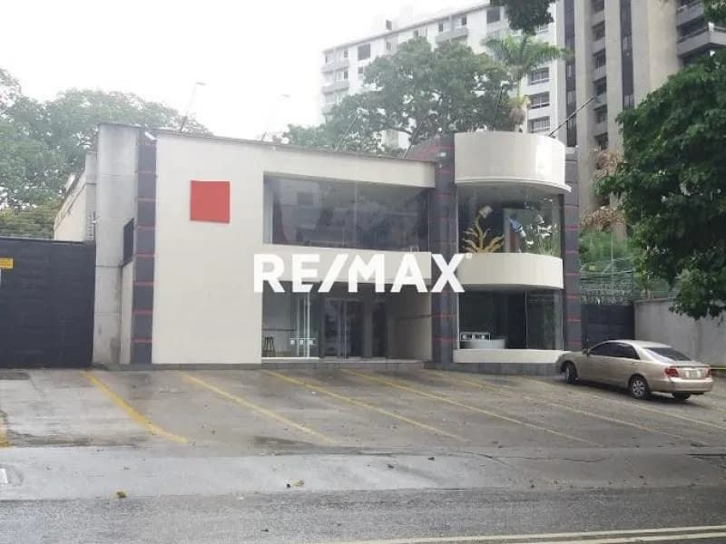 Venta Local Comercial En el Bosque Municipio Chacao.